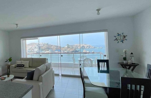 Departamento amplio y moderno con vista al mar