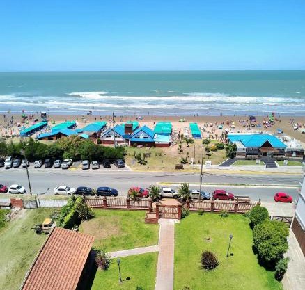 Departamento de un ambiente vista al mar