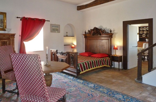 Dependance of a 16th century castle listed as an historical monument!