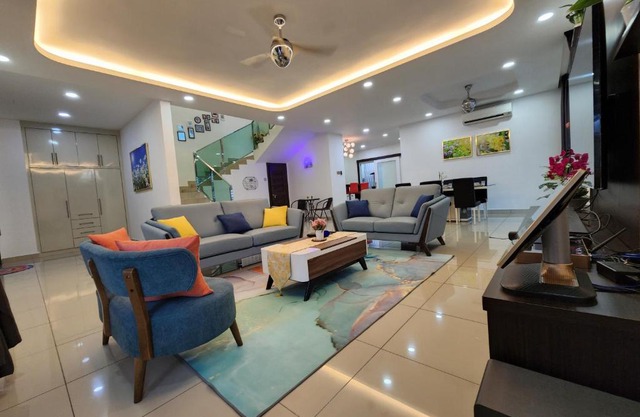 Desaru Brown House Pool-Table Tennis-KTV-BBQ-Disney-Netflix-Home Theatre