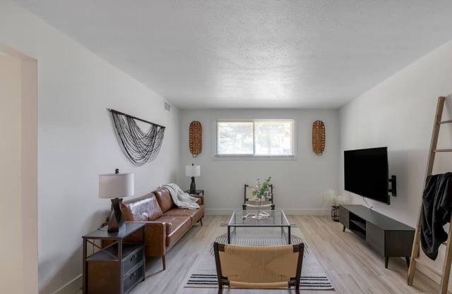 Designer Apartment in the Heart of Omaha!