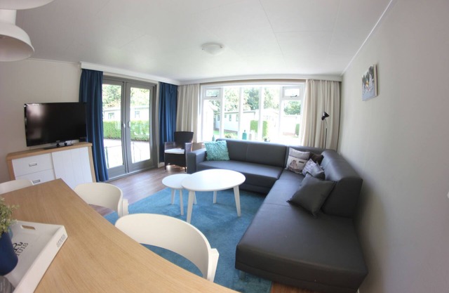 Detached chalet with a dishwasher at 21 km. from Leeuwarden