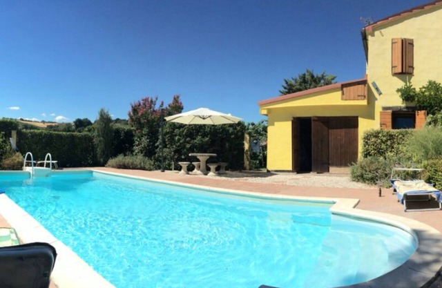 Detached farmhouse with pool Sleeps 6 Arcevia