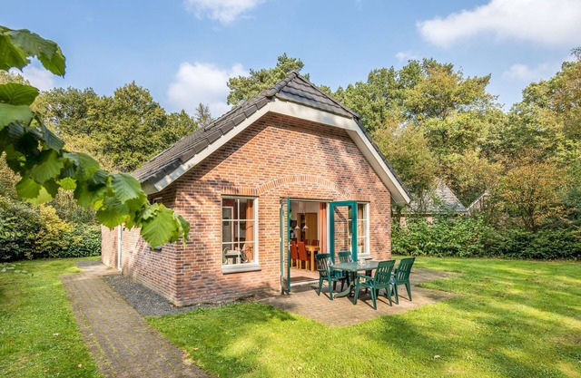 Detached holiday home with dishwasher, in a nature reserve