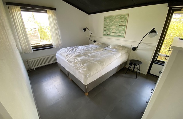 Detached holiday home on the North Sea / Grevelingen Sea on approx. 750 sqm of land