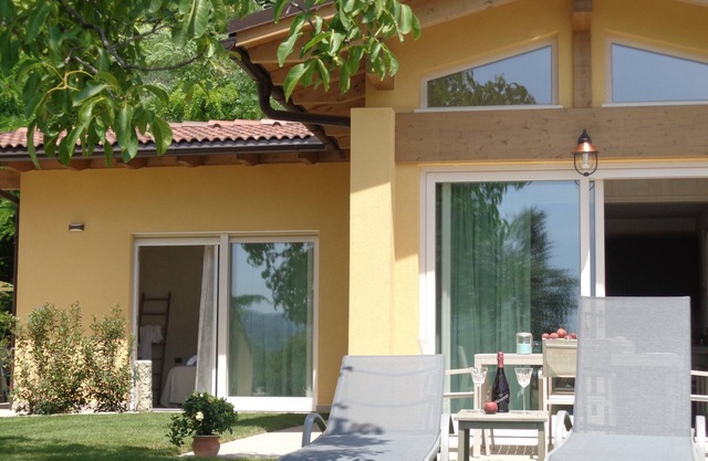 Detached house and pool