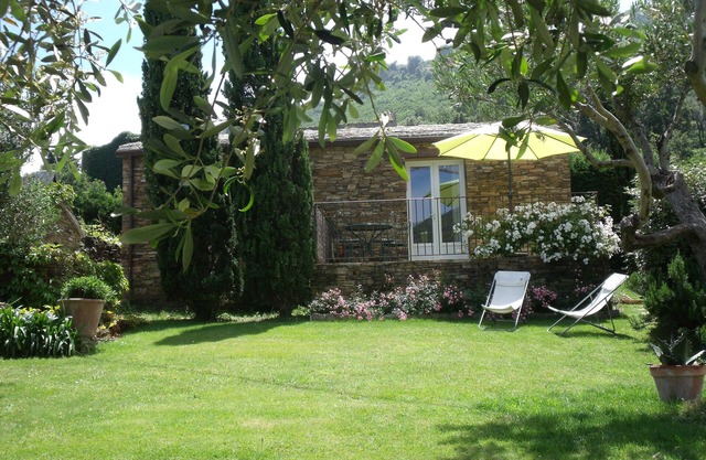Detached stone house .garden Clim Wifi Tnt 5 mn from the sea
