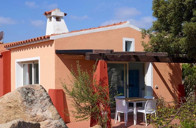 Detached villa with two bathrooms not far from the sea