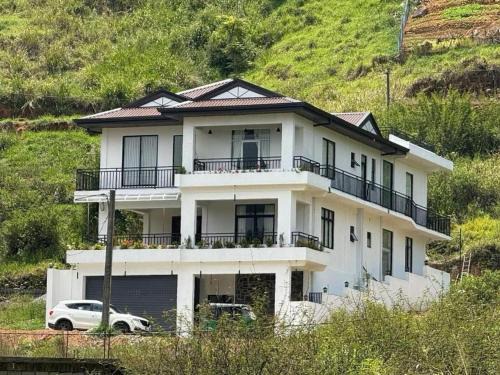 DhAJ House