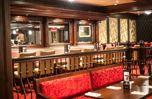 Dillons Hotel