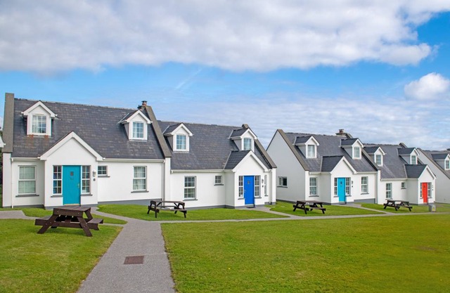Dingle Harbour Cottages (3 Bed - Sleeps 7)