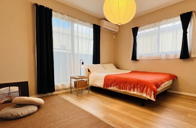 Direct access to Osaka Kansai Airport,5 minutes by train from Nanba