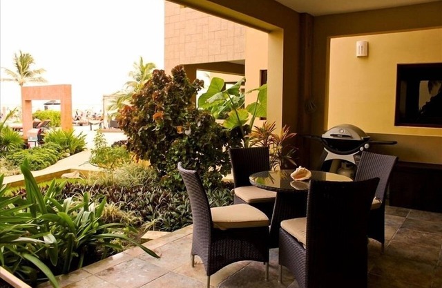 DISCOUNTED Rates on Oceanfront 2 Bdrm Main floor Spectacular Unit
