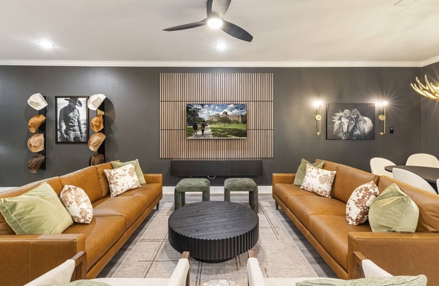 Discounts! A Modern, 10-minute drive to Texas A&M