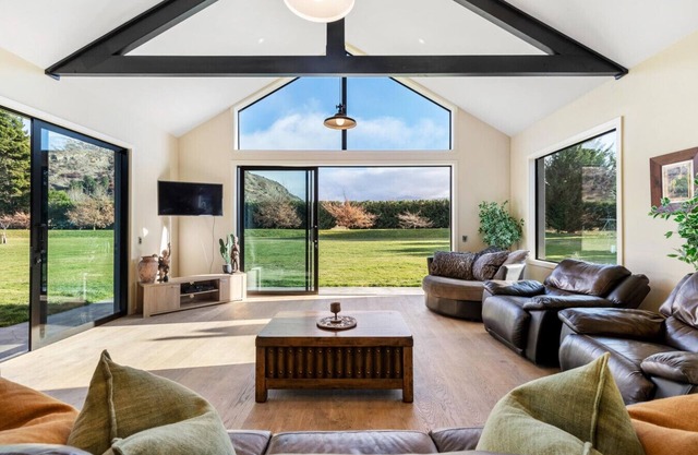 Discover Your Ideal Kiwi Retreat in Queenstown