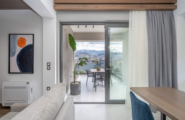 Disegno Suite 2 | Jacuzzi | Chania City Center