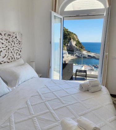 Divina Seaside Suite Ischia