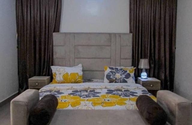 DOA Hotel and Suites