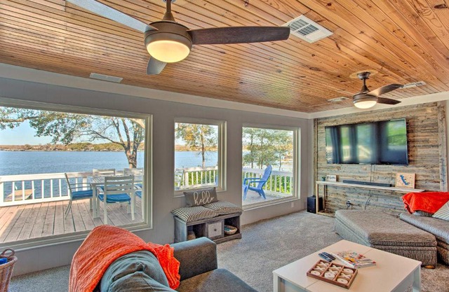 Dock and Fire Pit Lakefront Cedar Creek Home!