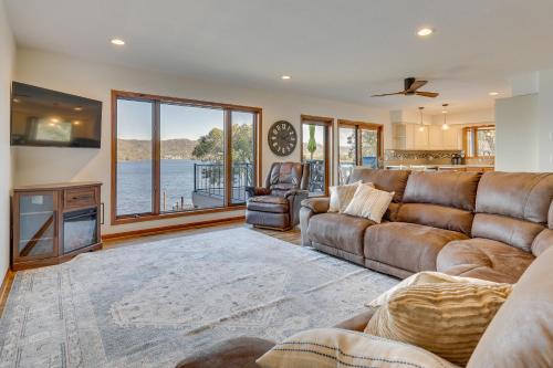 Dock and Views Waterfront Home in Wabasha!