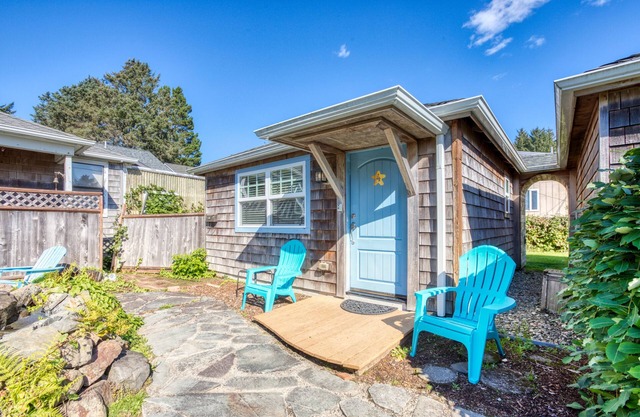 Dog-Friendly Beach Cottage with Free WiFi - a Block from Beach