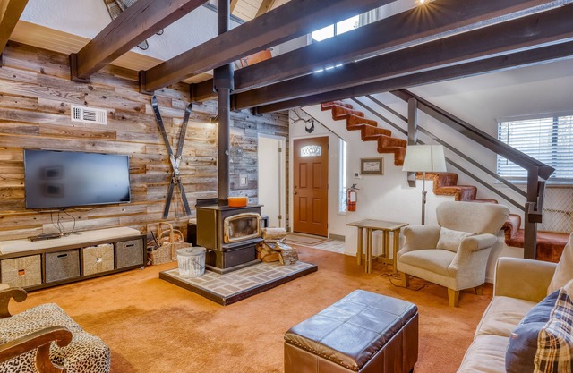Dog-friendly home with washer/dryer & wood stove