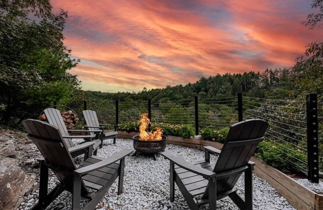 Dog friendly retreat with river and mountain views