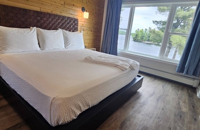 Dog Friendly Waterfront Motel-Lake Access-Direct ATV Access