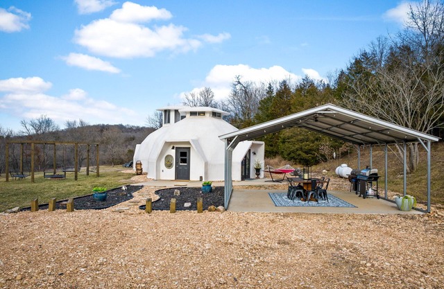 Dome House on Bear Creek - Hot Tub - 20 acres of Bear Creek Frontage - Secluded