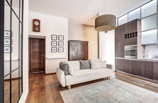 Domillion Quiet 2bdr apt w panorama & balcony B83