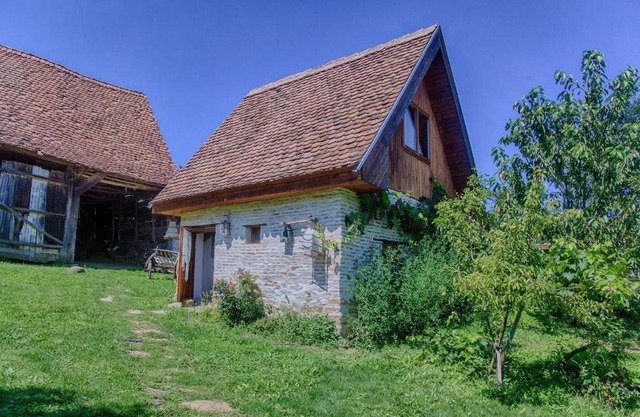 Dominic Boutique - Gardener's Cottage