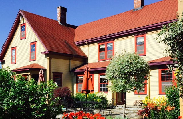 Dominion Hill Country Inn