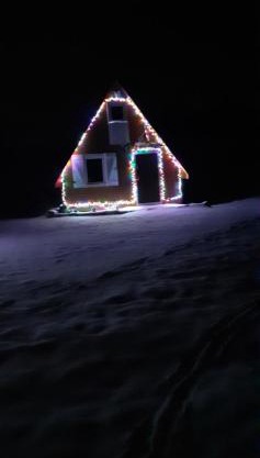 DOMKI NA WZGÓRZU