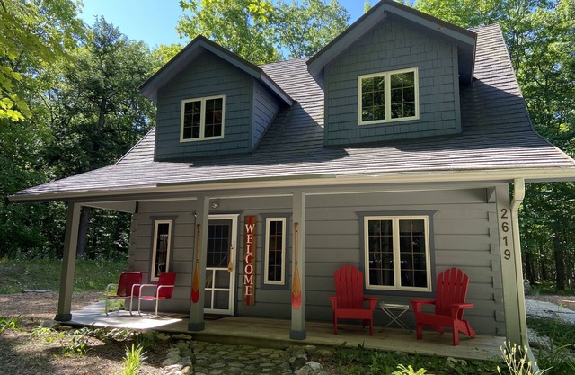 Door County-Cozy Cabin nestled in The Woods, and Close to all DC has to offer!