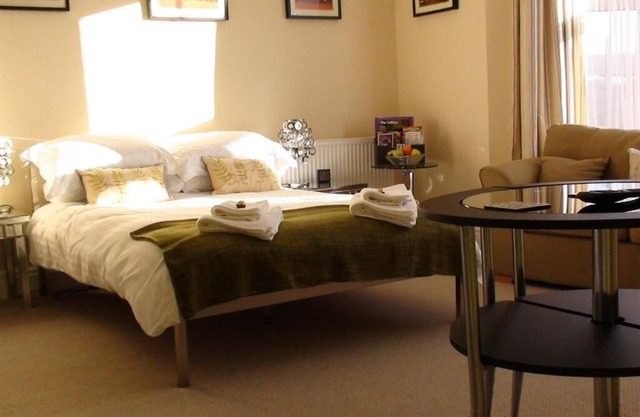 Double-Ensuite- 2 Split Level Sofa Myfanwy Studio