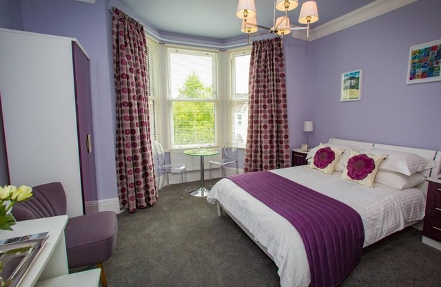 Double-Ensuite Shower-Mountain View-Tudful Studio