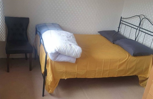 Double Private Room in Harlow near Stansted Airport