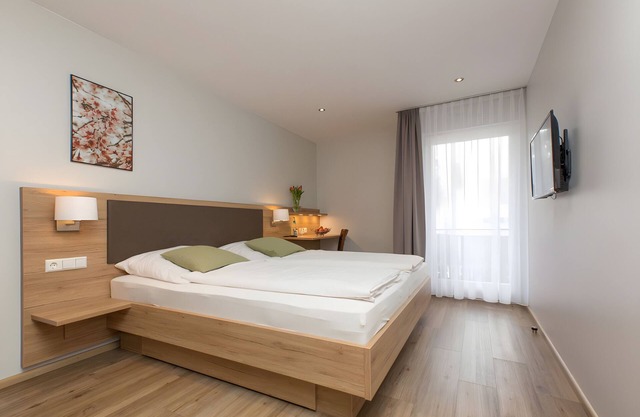 Double Room 3 with Balcony and Wi-Fi