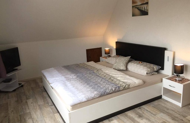 Double room, shower, toilet