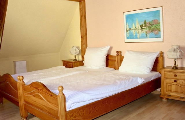 Double room with private bathroom