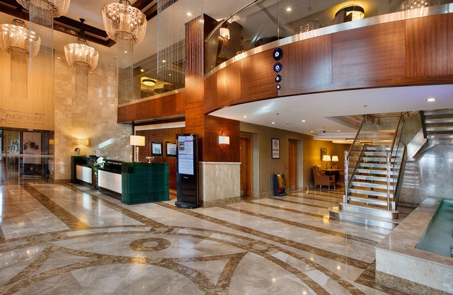 DoubleTree by Hilton Hotel Van
