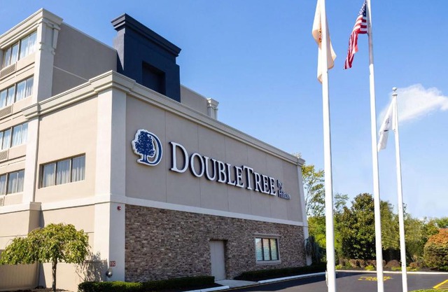 DoubleTree by Hilton Tinton Falls-Eatontown
