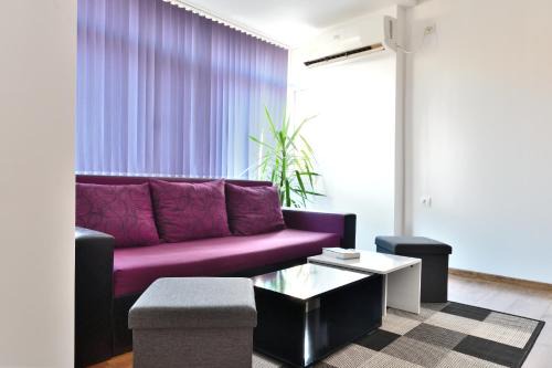 Downtown Apartment By the Lindens