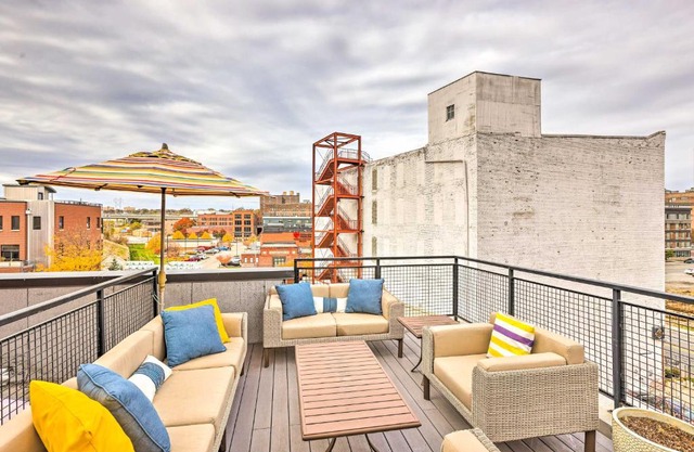 Downtown Condo with Rooftop Patio and City Views!