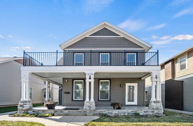Downtown Fort Wayne, Triplex- Apt A