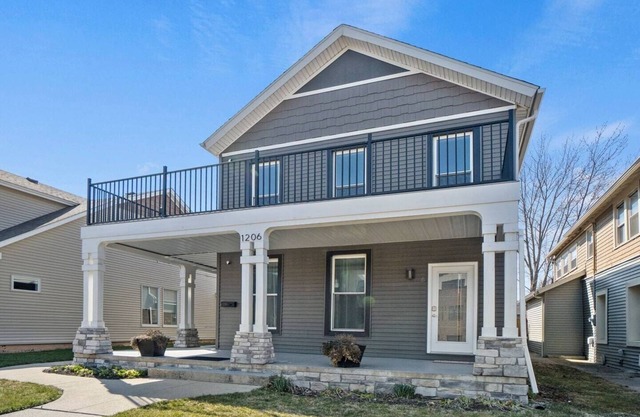 Downtown Fort Wayne Triplex- Apt. B
