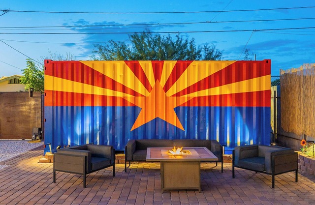 Downtown gem cooler than outside! Urban Oasis w-swim spa and cool outdoor vibes