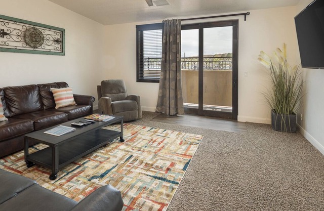 Downtown Moab Near Attractions! Bike Storage - Pet Friendly - Easy Parking