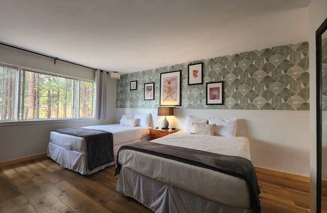 Downtown-NO CLEANING FEE+Hot Breakfast