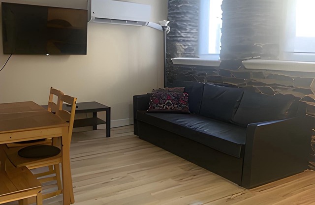 Downtown one bedroom/Historic Bauer Terrace